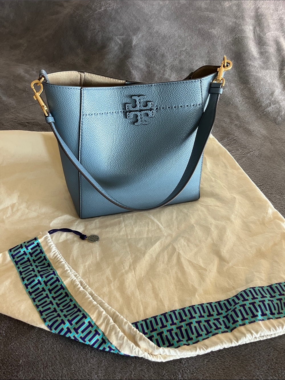 🦋Tory Burch McGraw Hobo Blue Leather Bag | Excellent Condition♥️